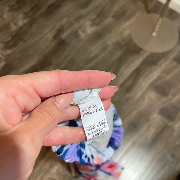 *new* Summer Outfit - Picture 5 of 8